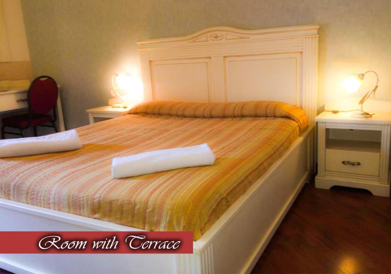 Bed & Breakfast Medea Napoli Bagian luar foto