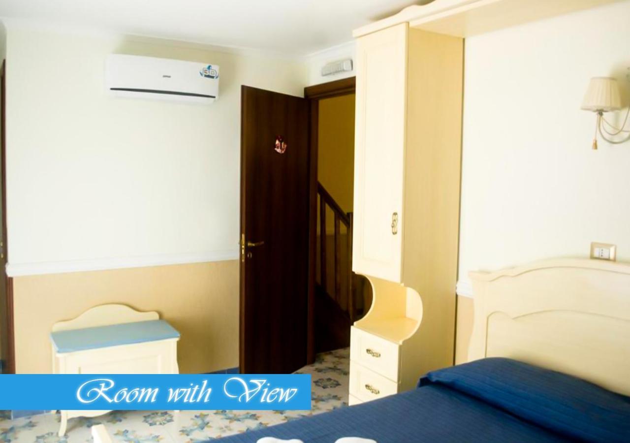 Bed & Breakfast Medea Napoli Bagian luar foto