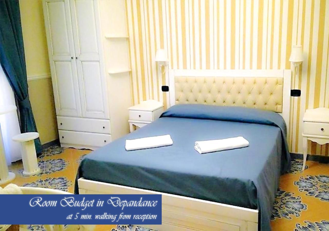 Bed & Breakfast Medea Napoli Bagian luar foto