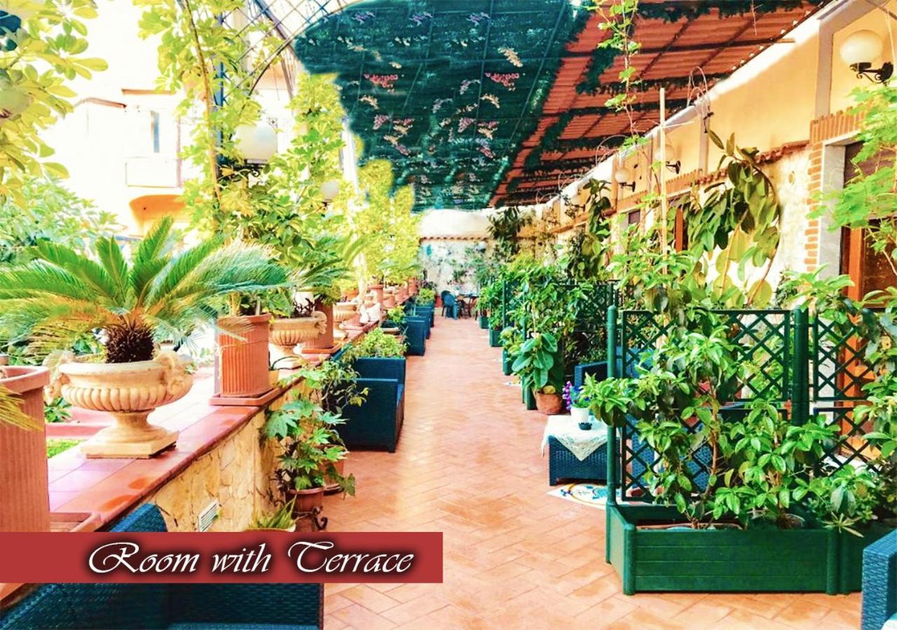 Bed & Breakfast Medea Napoli Bagian luar foto