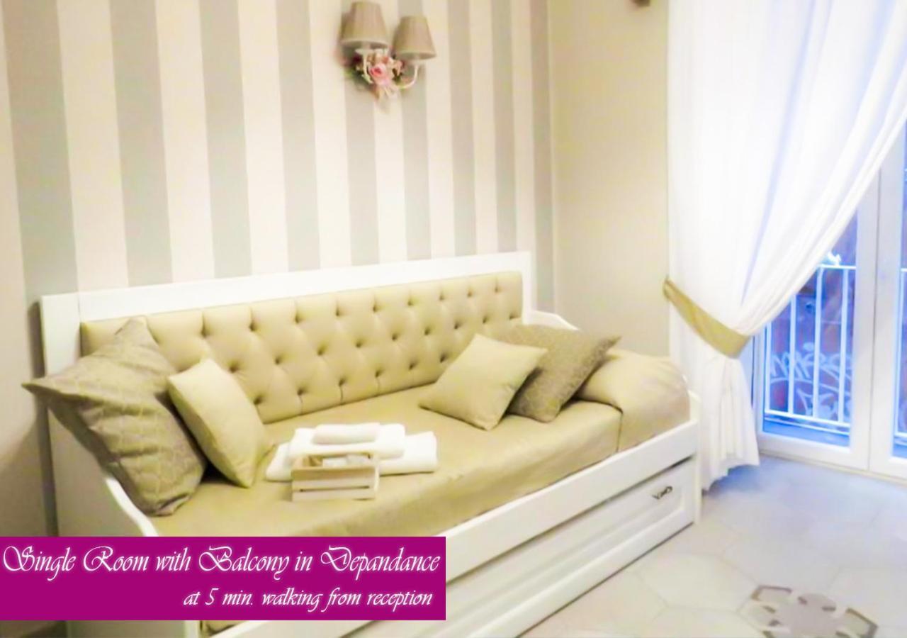 Bed & Breakfast Medea Napoli Bagian luar foto