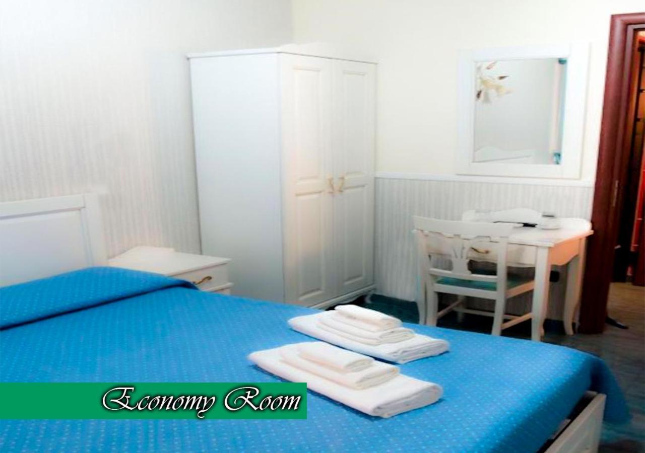 Bed & Breakfast Medea Napoli Bagian luar foto