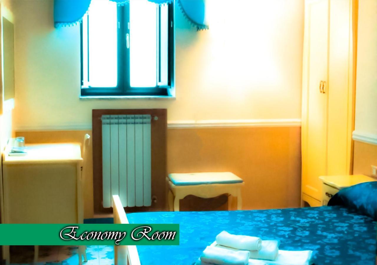 Bed & Breakfast Medea Napoli Bagian luar foto