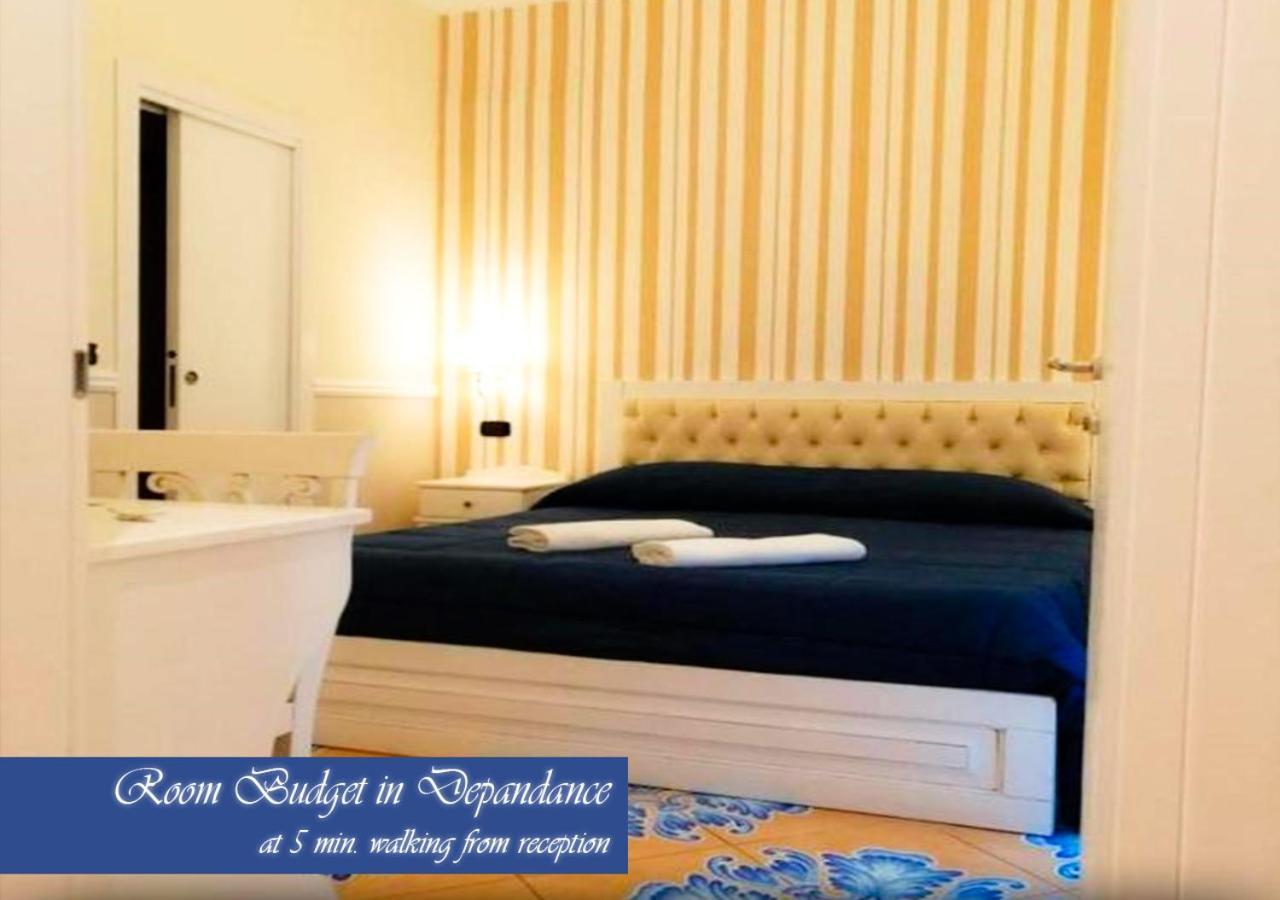 Bed & Breakfast Medea Napoli Bagian luar foto