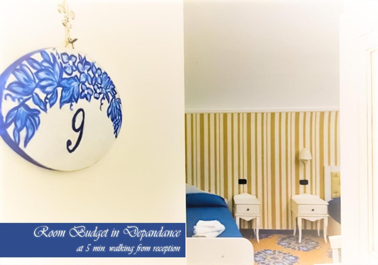 Bed & Breakfast Medea Napoli Bagian luar foto