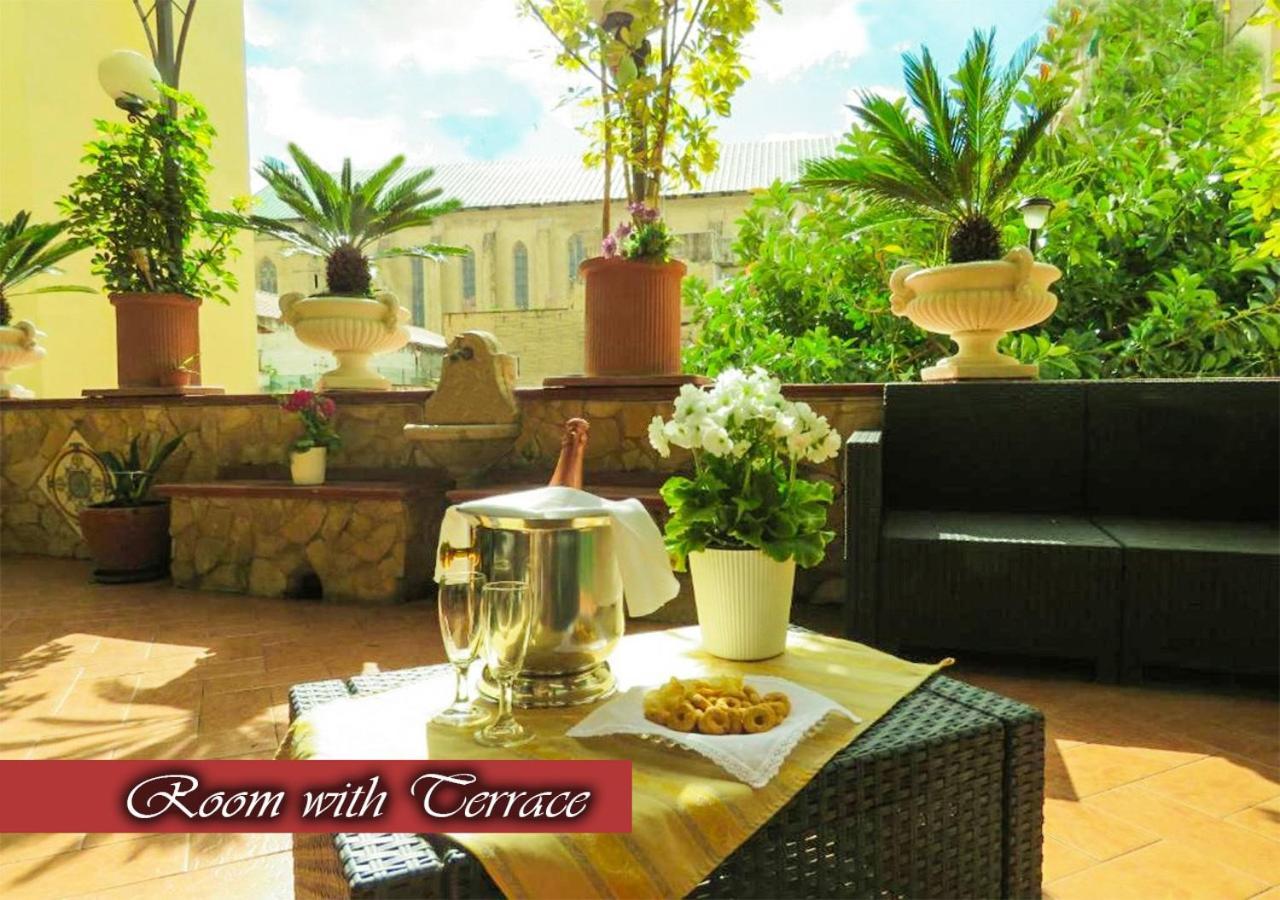 Bed & Breakfast Medea Napoli Bagian luar foto