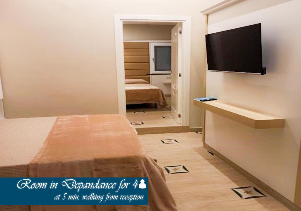 Bed & Breakfast Medea Napoli Bagian luar foto